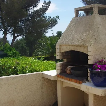 Villa With Sea View, 1 Km From The And Center, Bbq, Tennis Close By