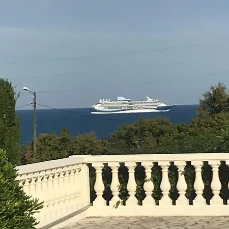 Villa With Sea View, 1 Km From The And Center, Bbq, Tennis Close By