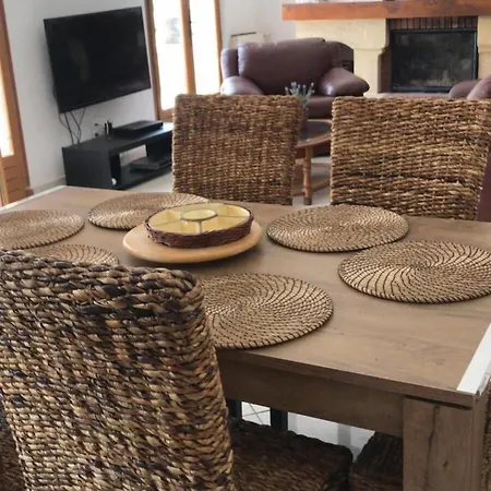 Villa With Sea View, 1 Km From The And Center, Bbq, Tennis Close By *