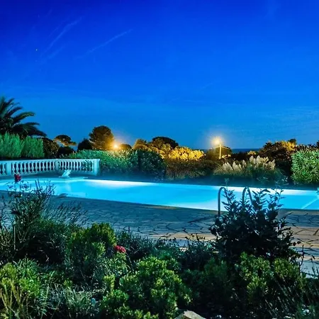 With Sea View, 1 Km From The And Center, Bbq, Tennis Close By Villa *